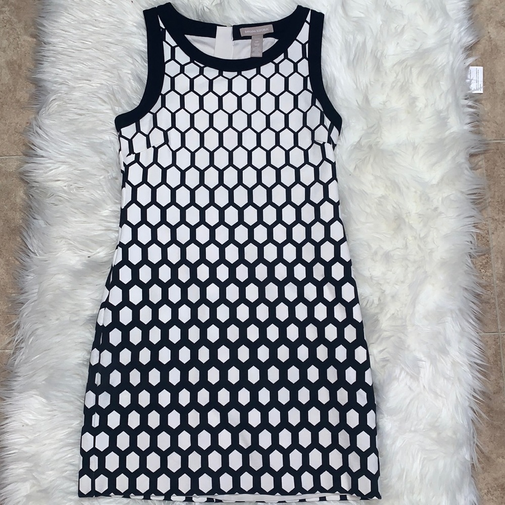Back zip octagon print dress by BANANA REPUBLIC